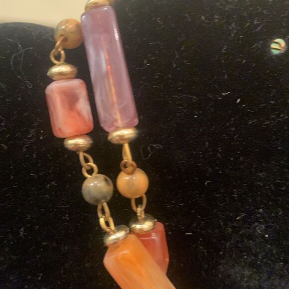 Pastel rectangle bead necklace - Picture 3 of 4